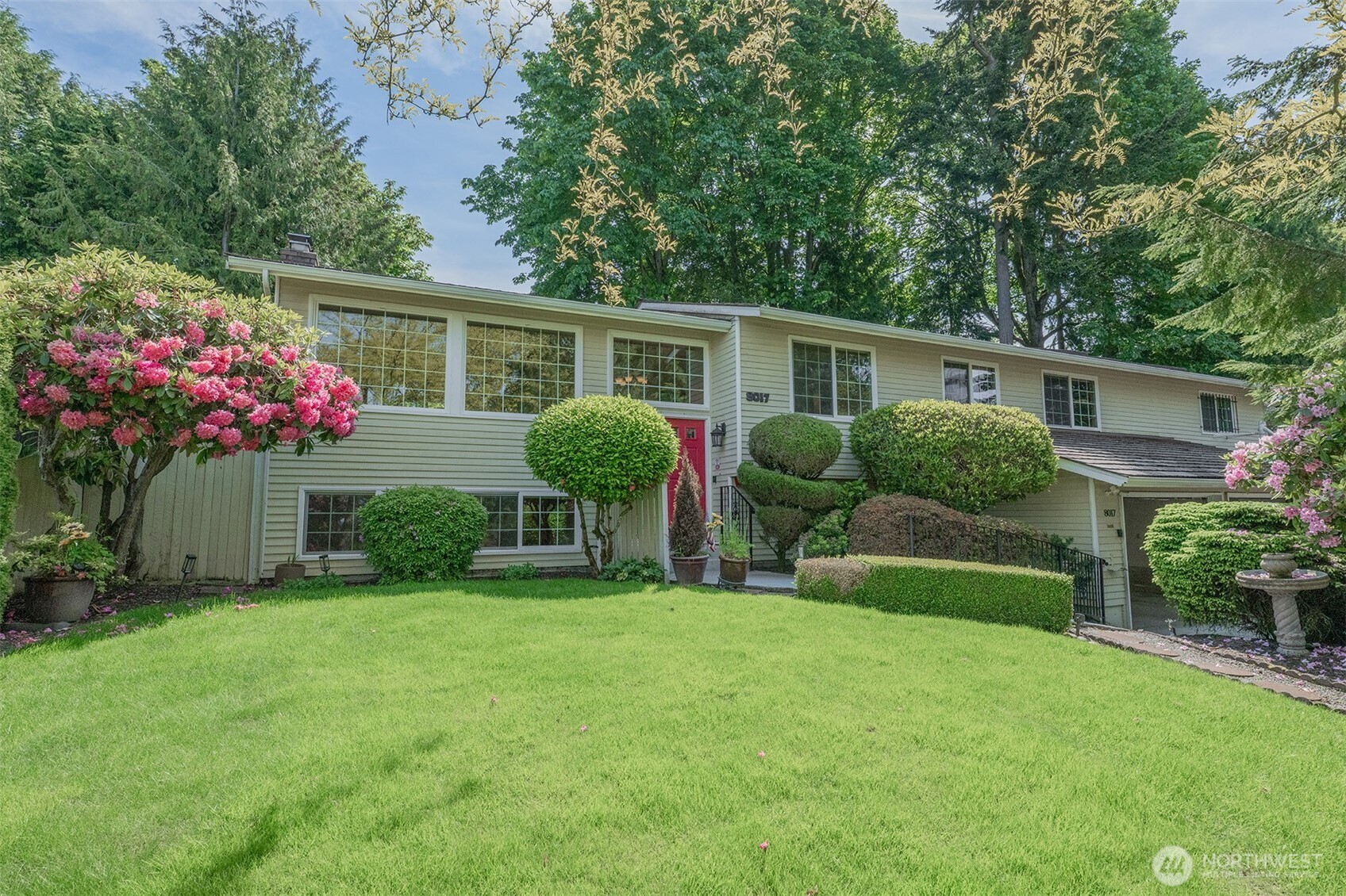 8017 47th Place Property Photo 1