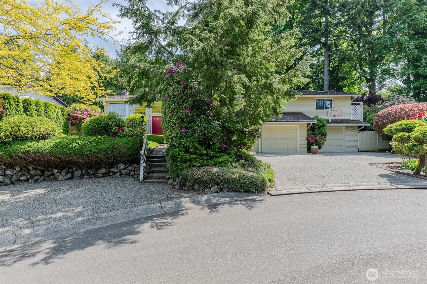 8017 47th Place Property Photo 2