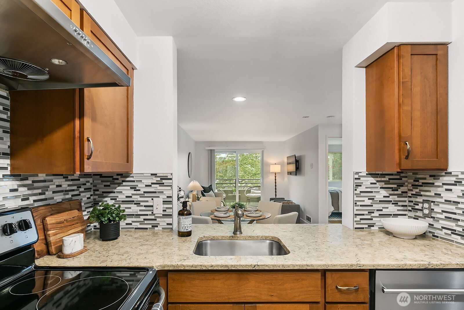 1300 W Boston Street 24 Property Photo 5