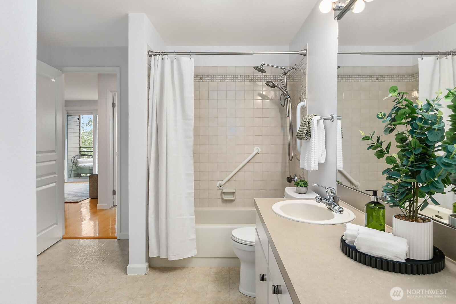 1300 W Boston Street 24 Property Photo 18