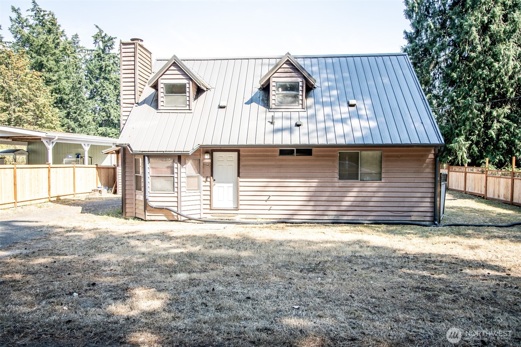 12940 Elm Avenue Property Photo 2