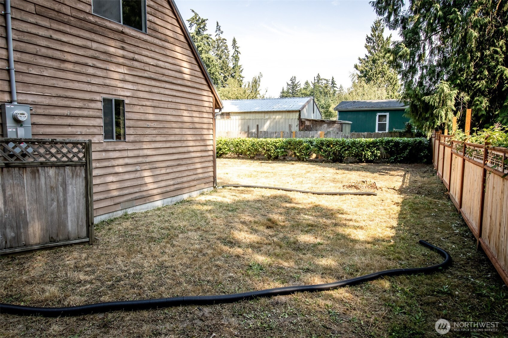 12940 Elm Avenue Property Photo 5