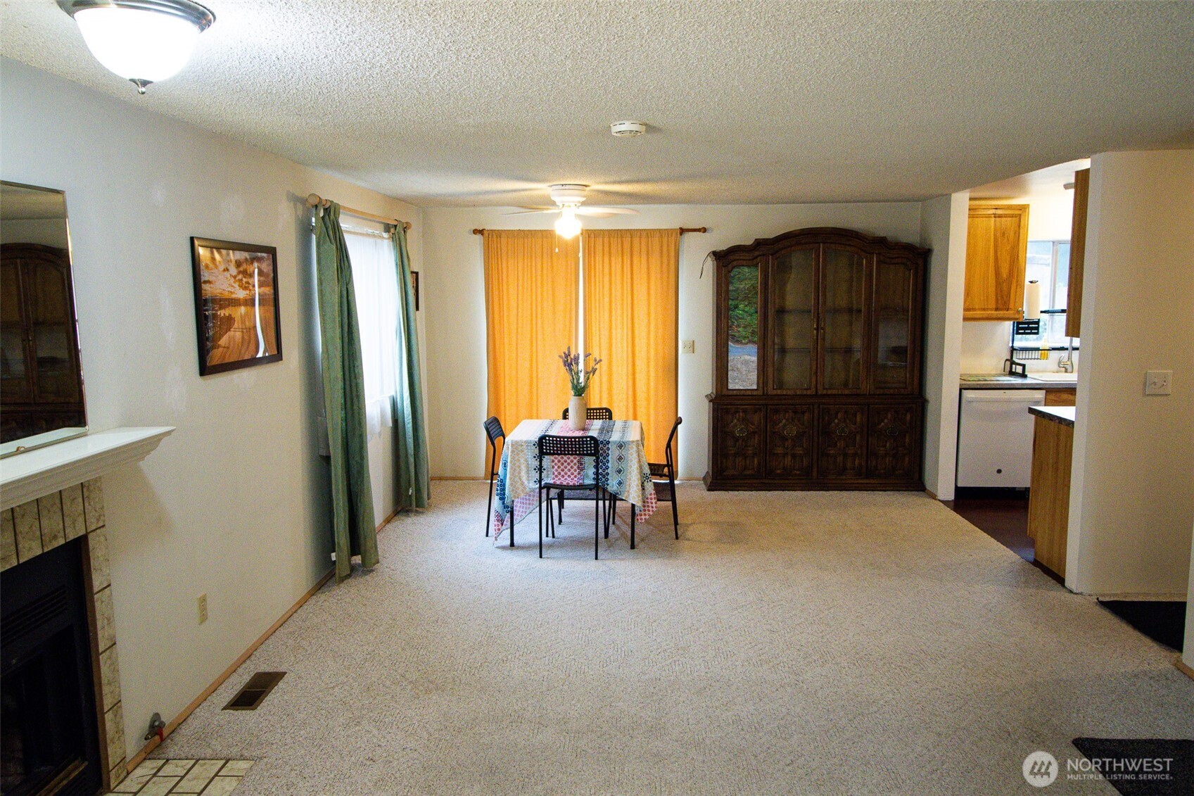 12940 Elm Avenue Property Photo 7