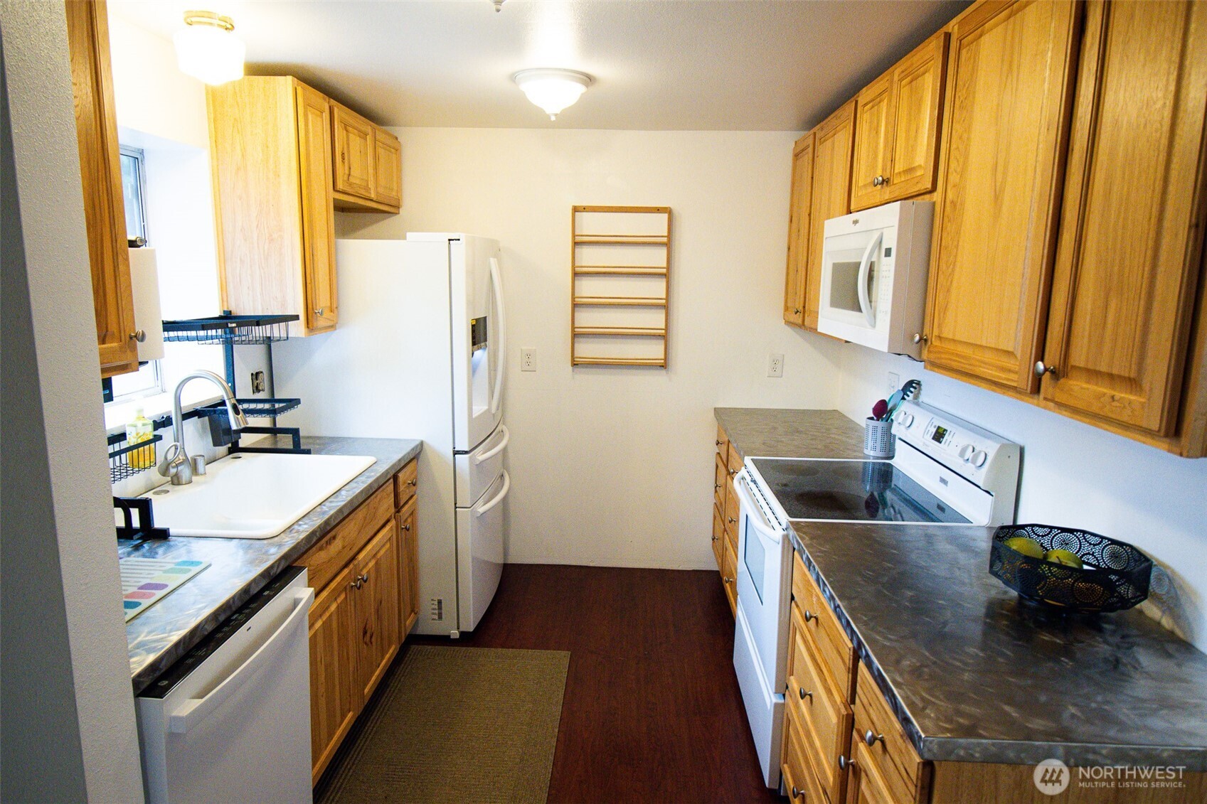 12940 Elm Avenue Property Photo 11