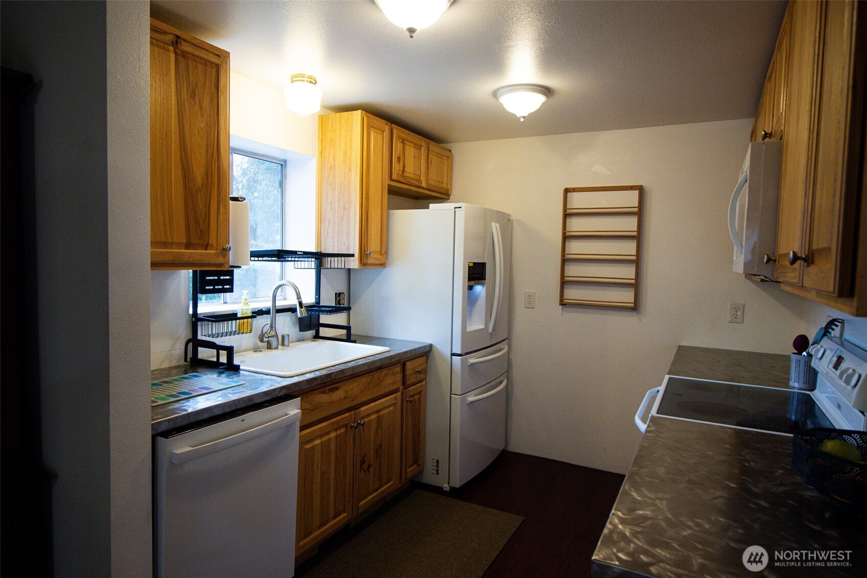 12940 Elm Avenue Property Photo 12