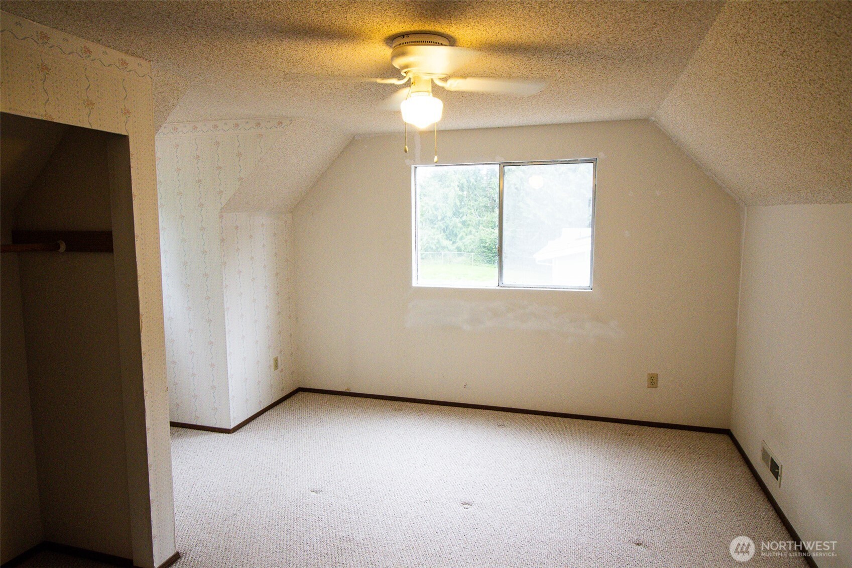 12940 Elm Avenue Property Photo 20