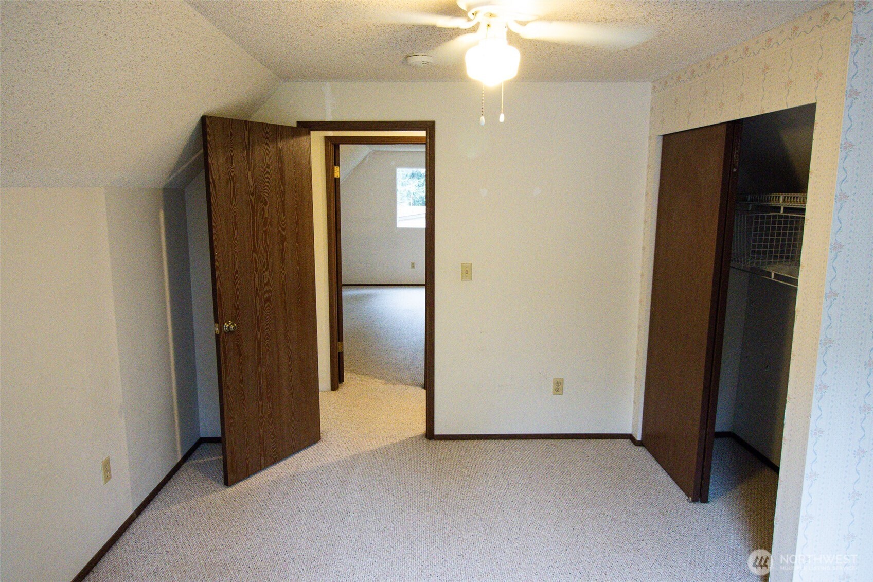 12940 Elm Avenue Property Photo 22