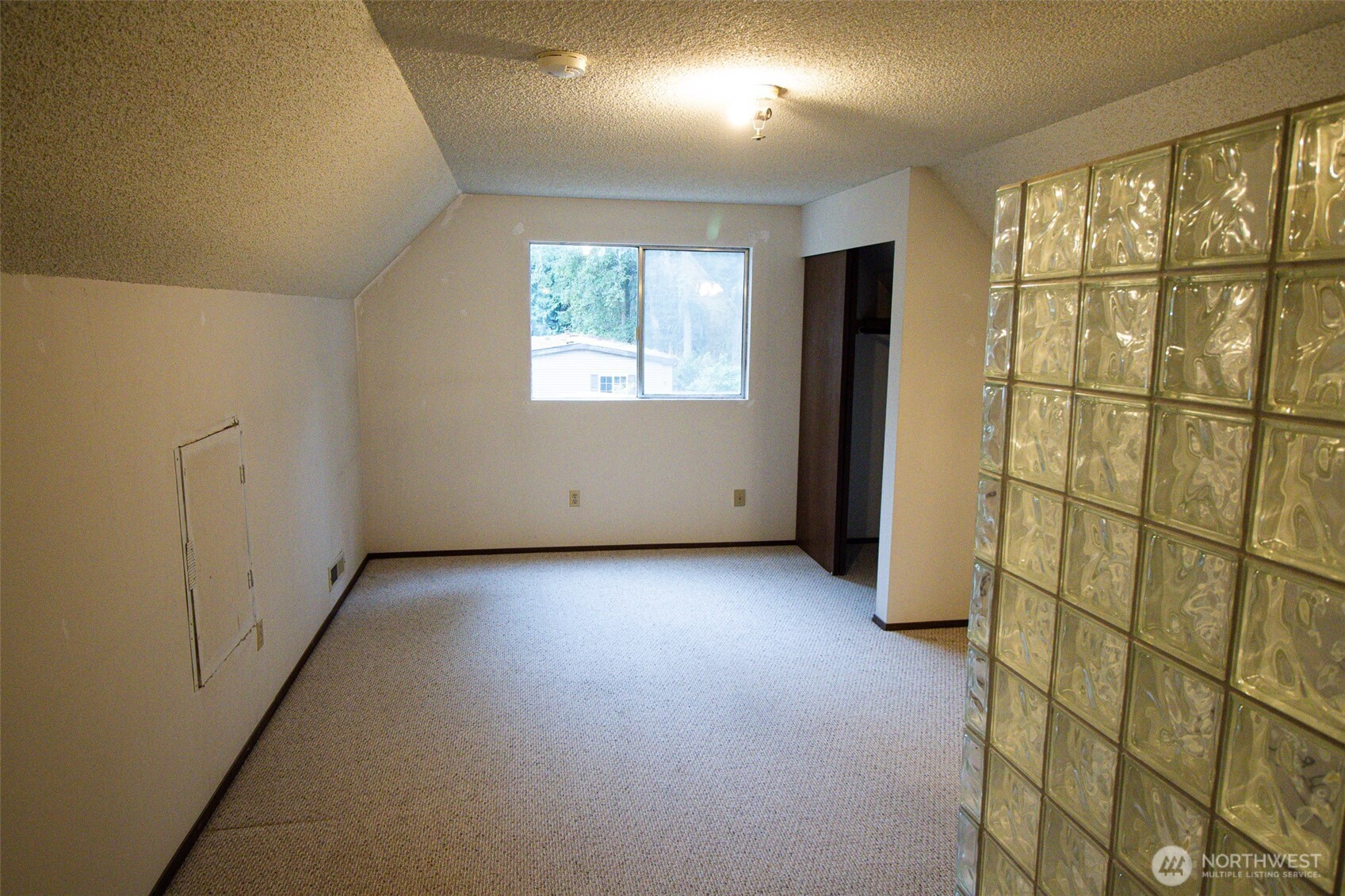 12940 Elm Avenue Property Photo 23