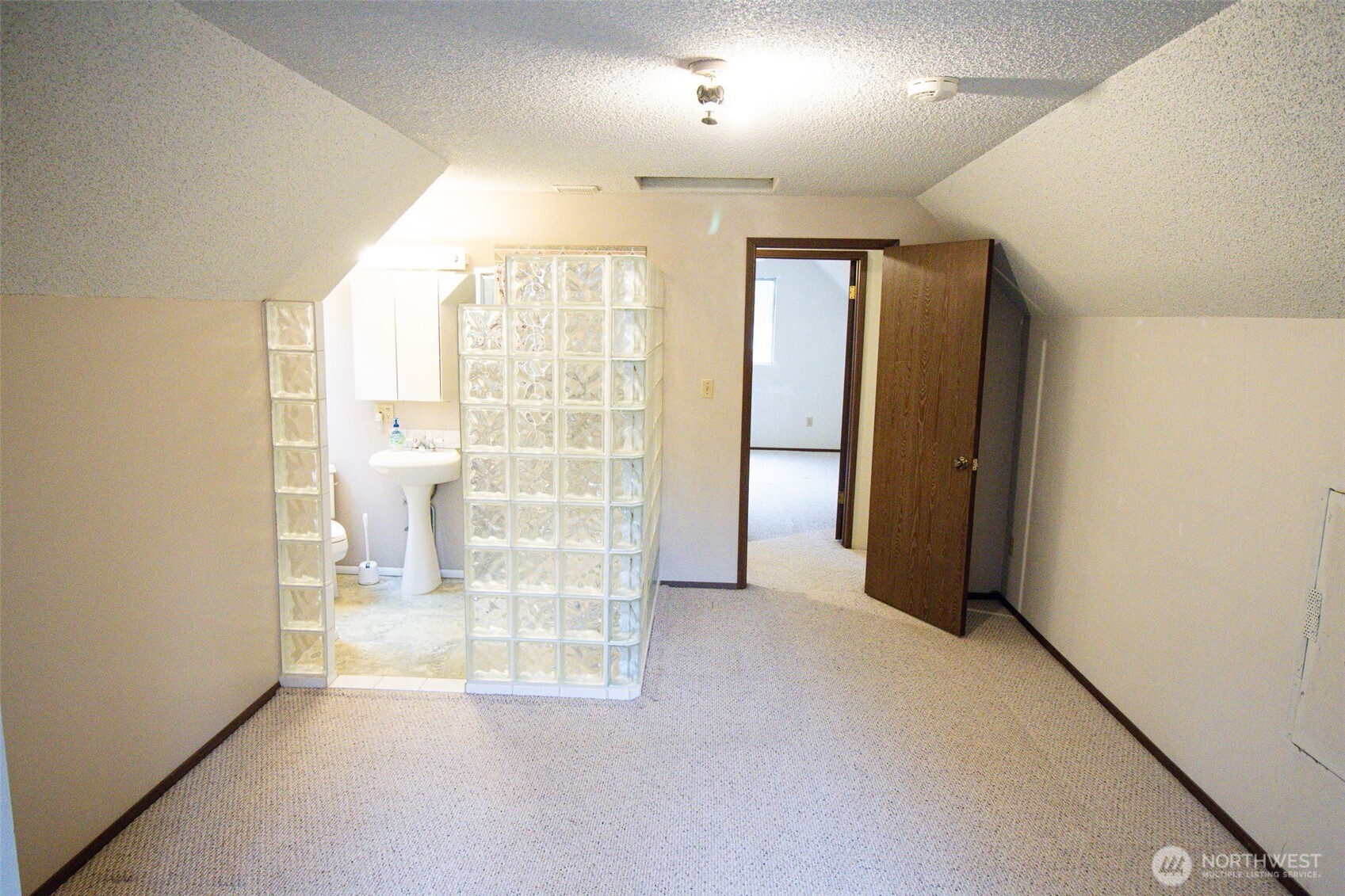 12940 Elm Avenue Property Photo 24