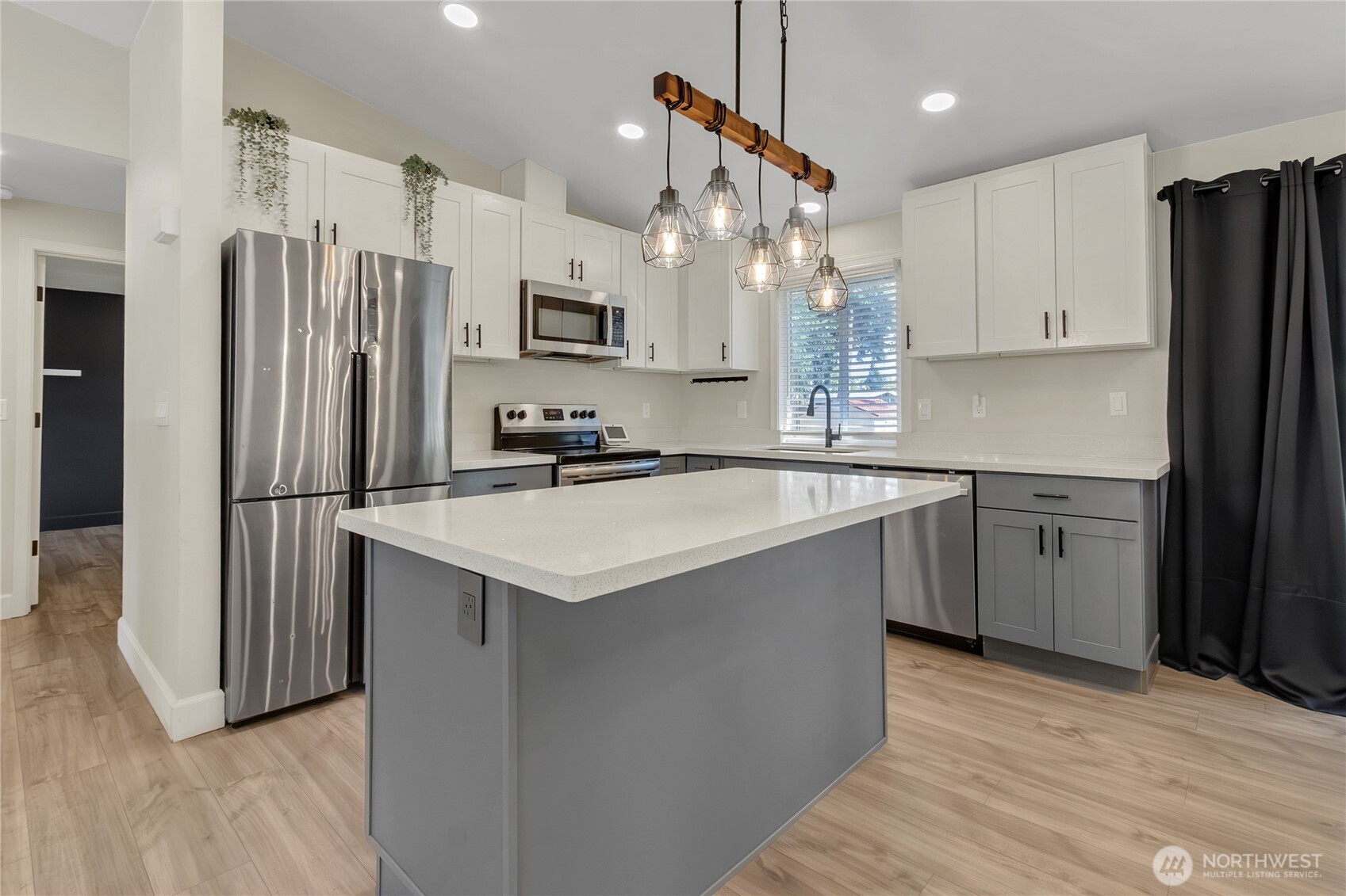902 194th Street Property Photo 10