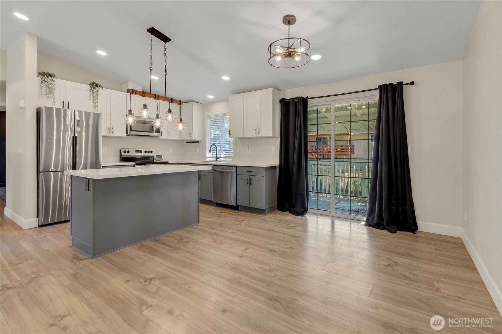 902 194th Street Property Photo 11