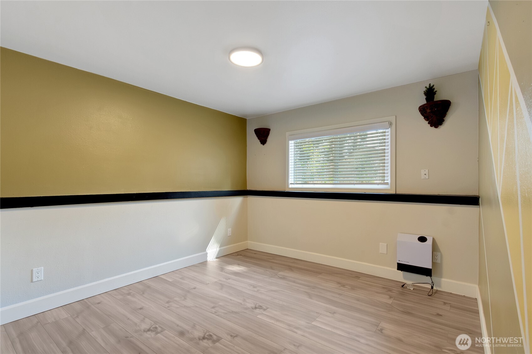 902 194th Street Property Photo 17