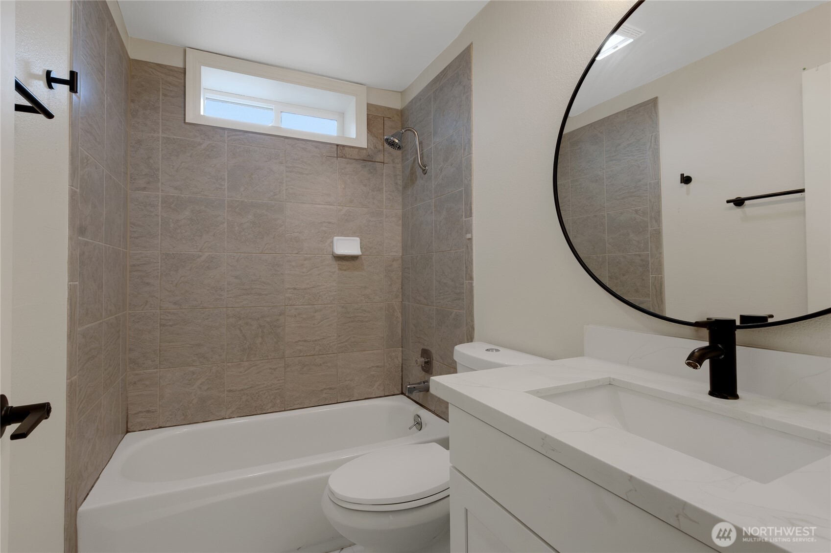 902 194th Street Property Photo 18