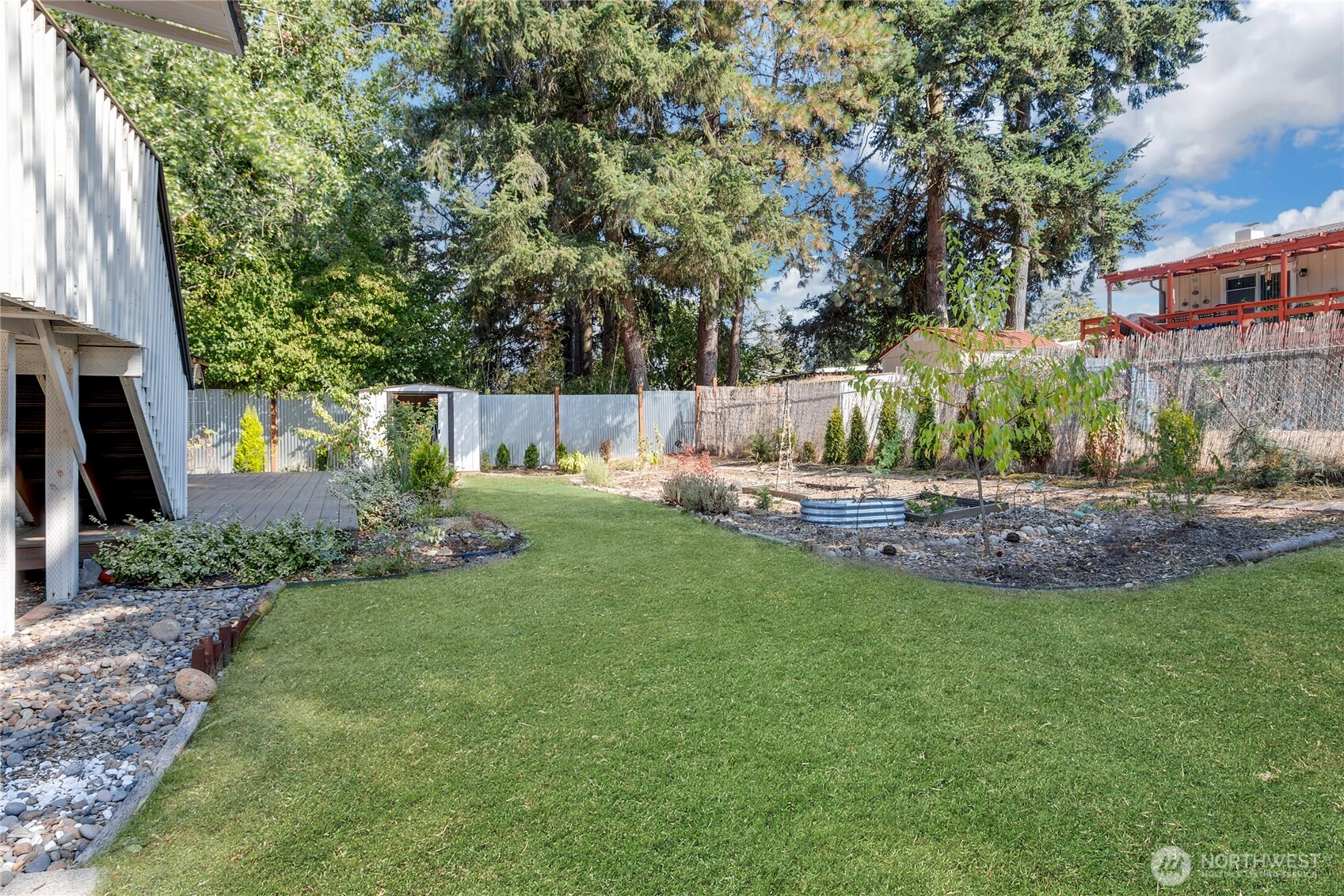 902 194th Street Property Photo 24