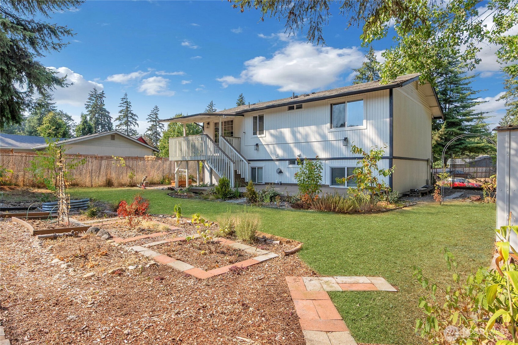 902 194th Street Property Photo 27
