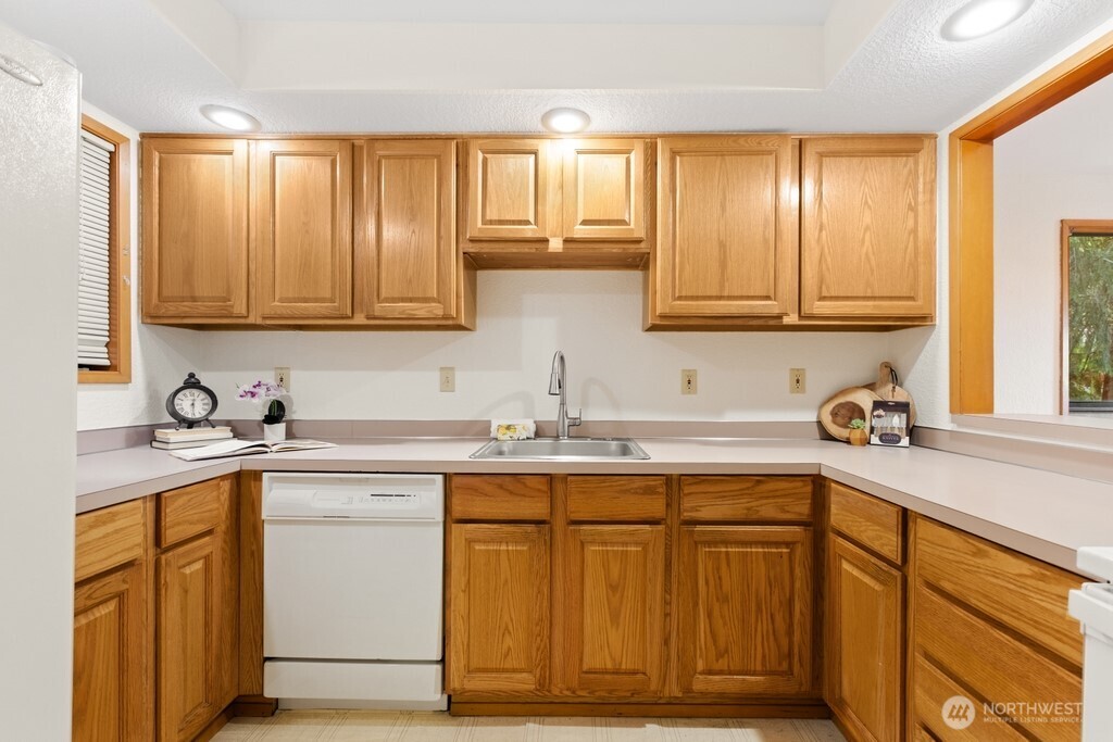 136 Summit Avenue B8 Property Photo 7