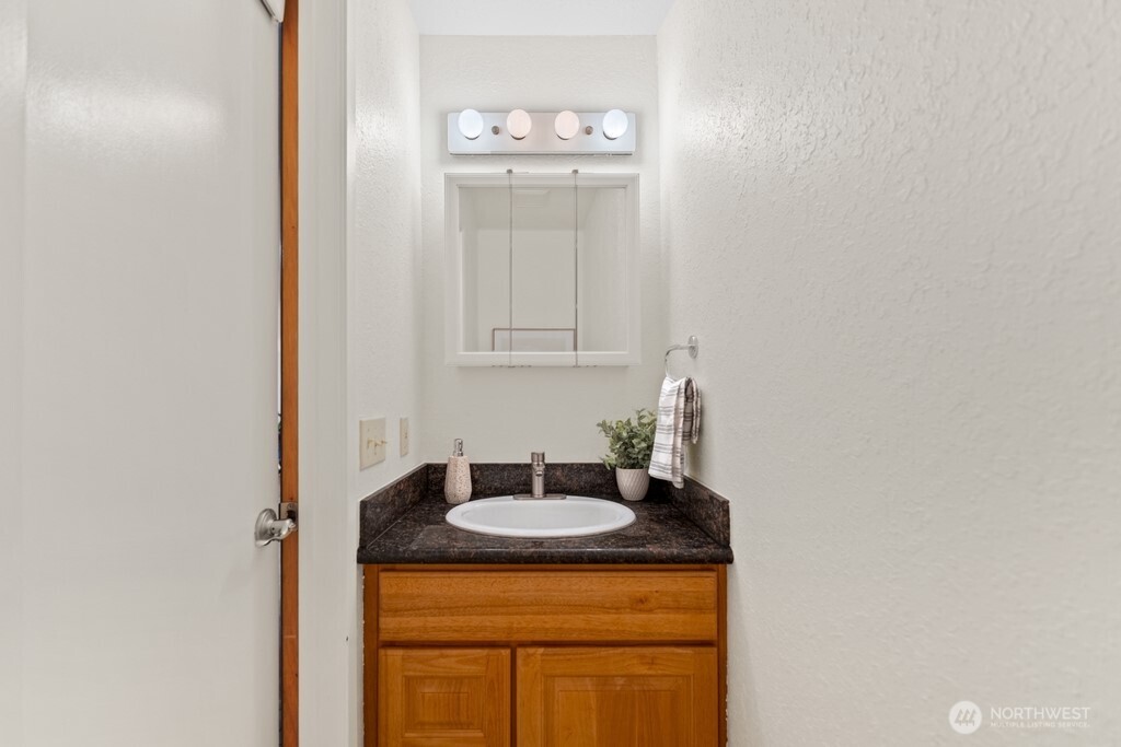 136 Summit Avenue B8 Property Photo 12