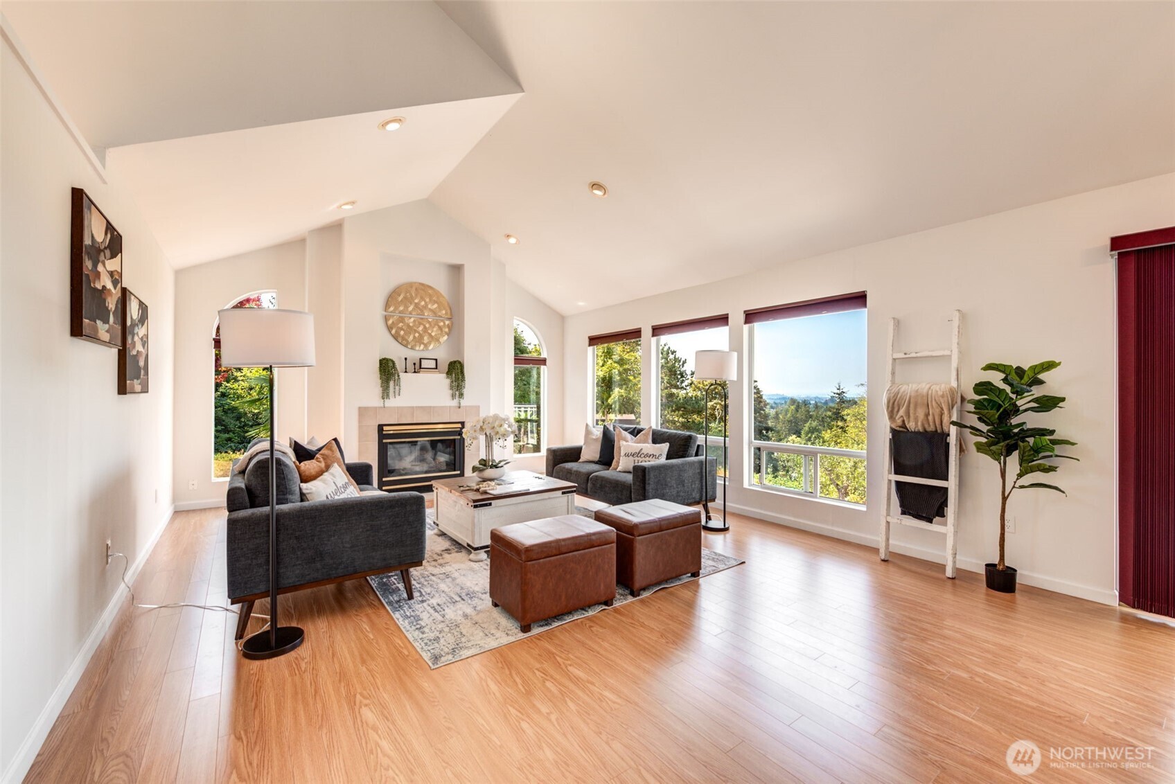 7500 76th Place Property Photo 8