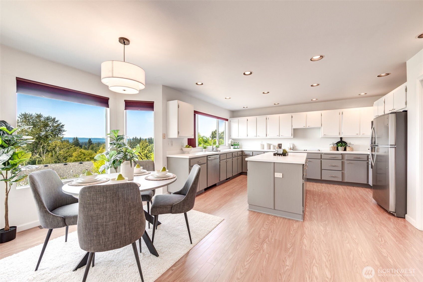 7500 76th Place Property Photo 13