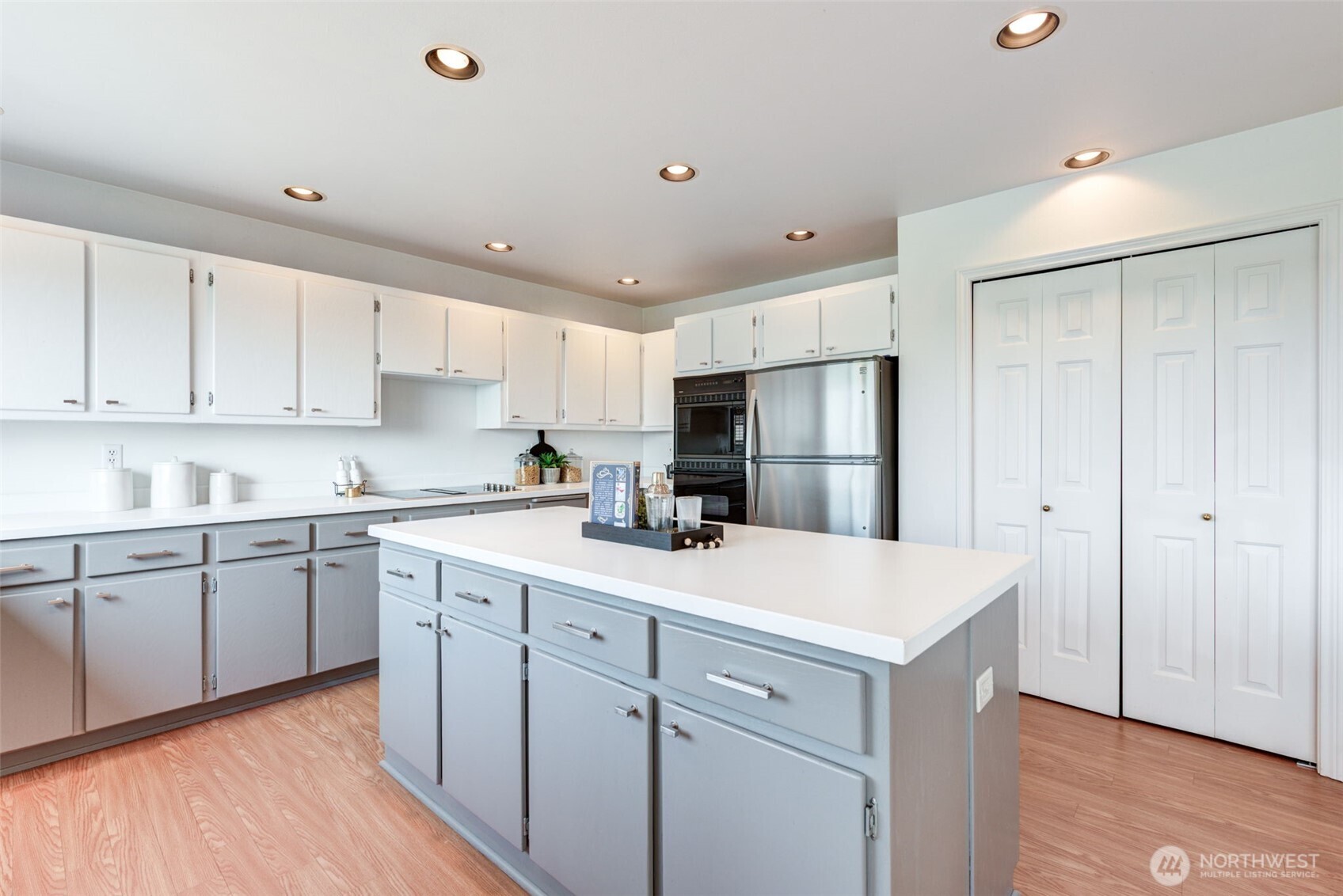 7500 76th Place Property Photo 15
