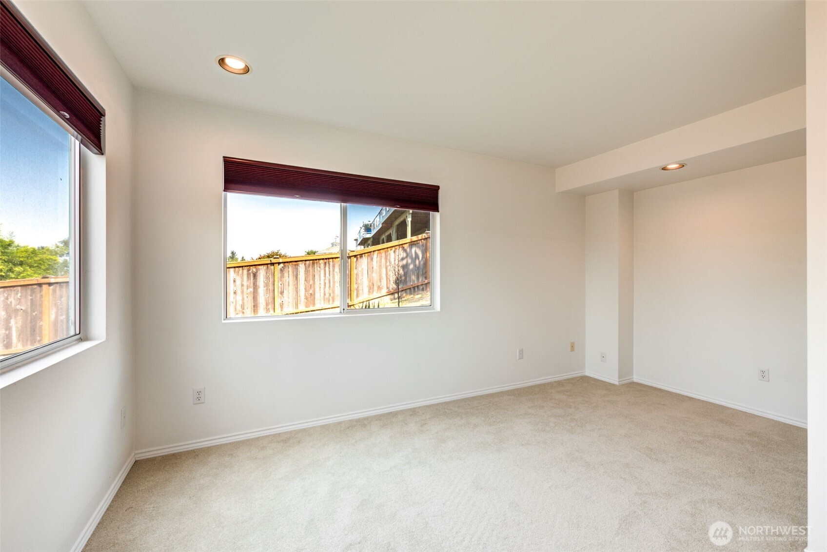 7500 76th Place Property Photo 30