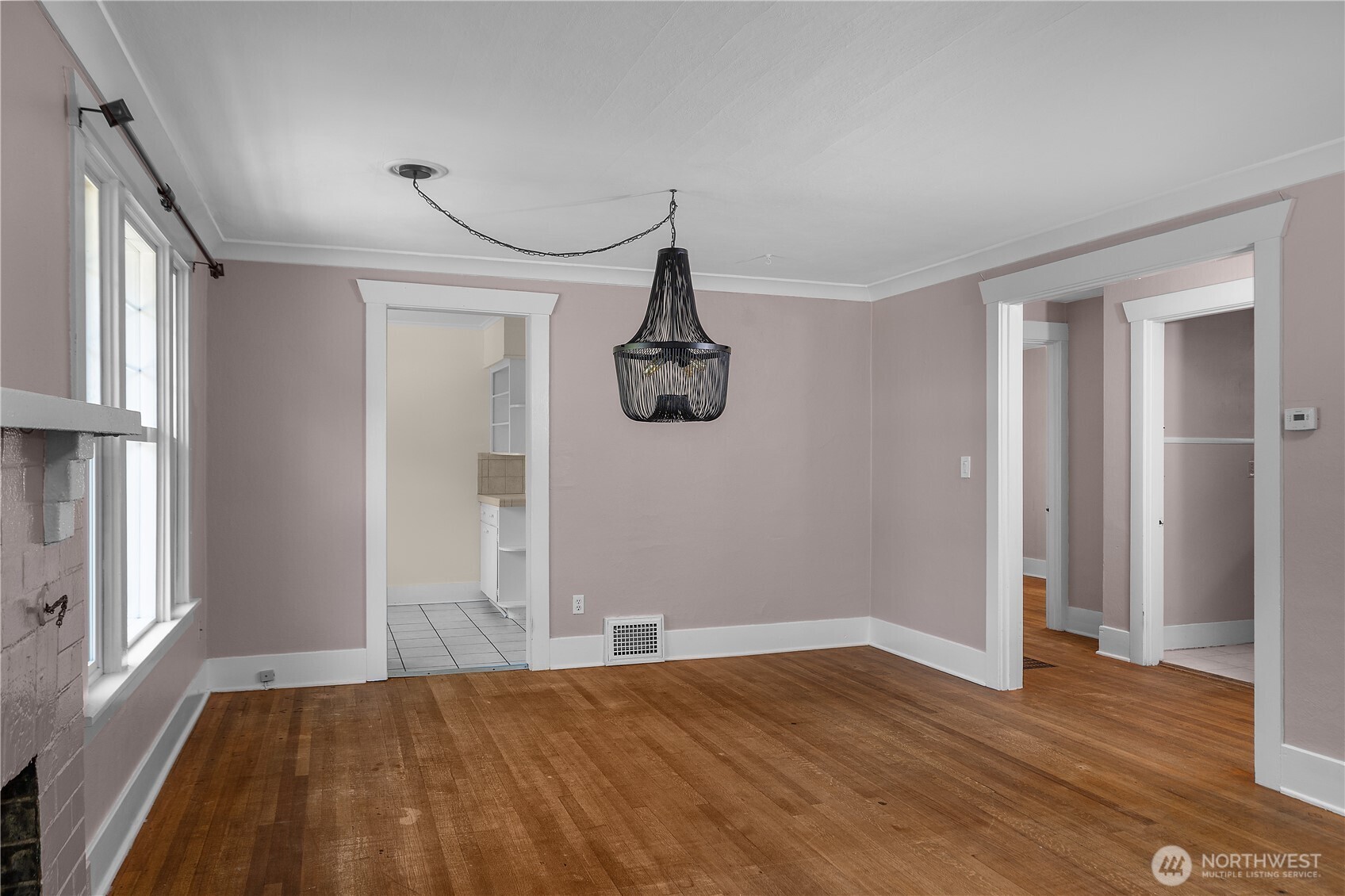 1612 Capitol Way Property Photo 4