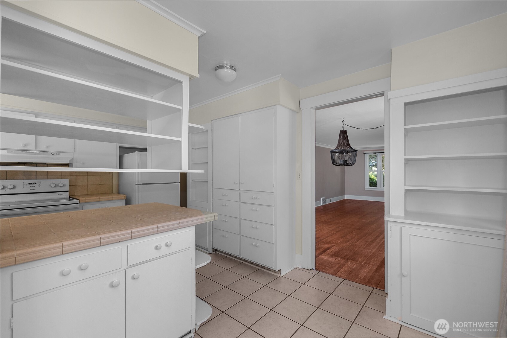 1612 Capitol Way Property Photo 13