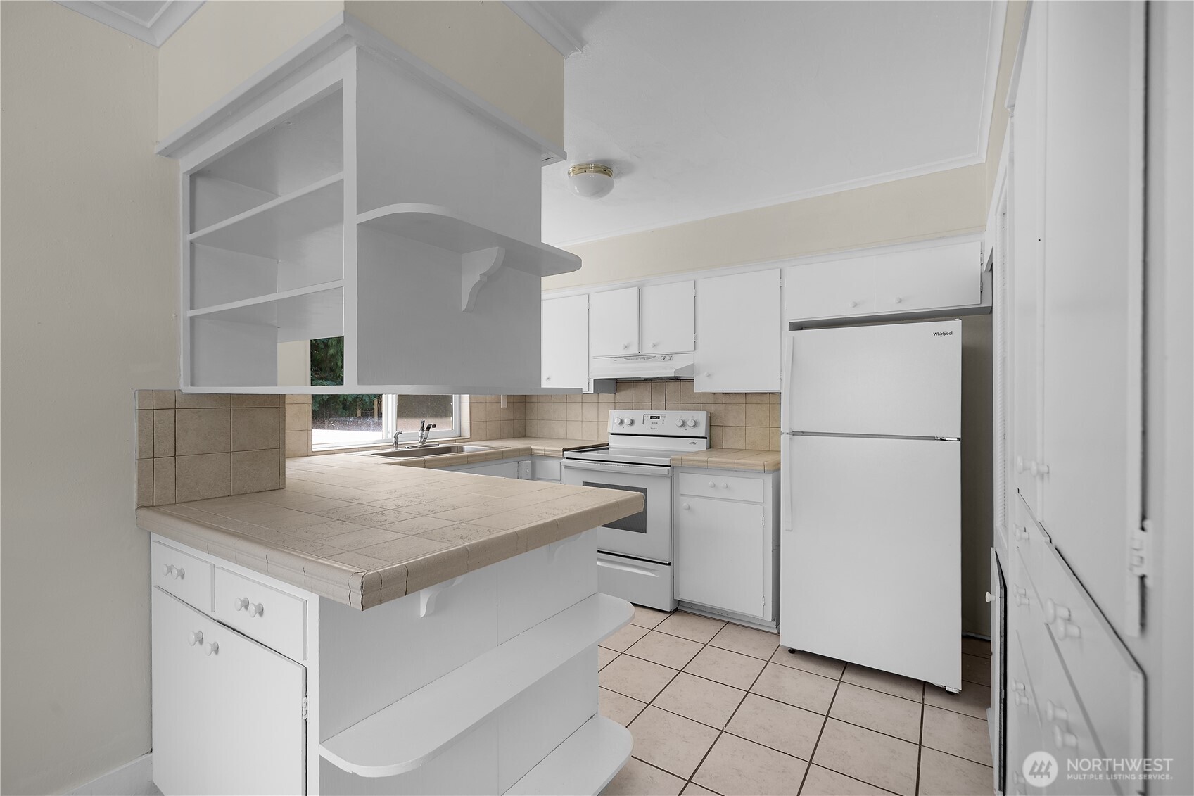 1612 Capitol Way Property Photo 14
