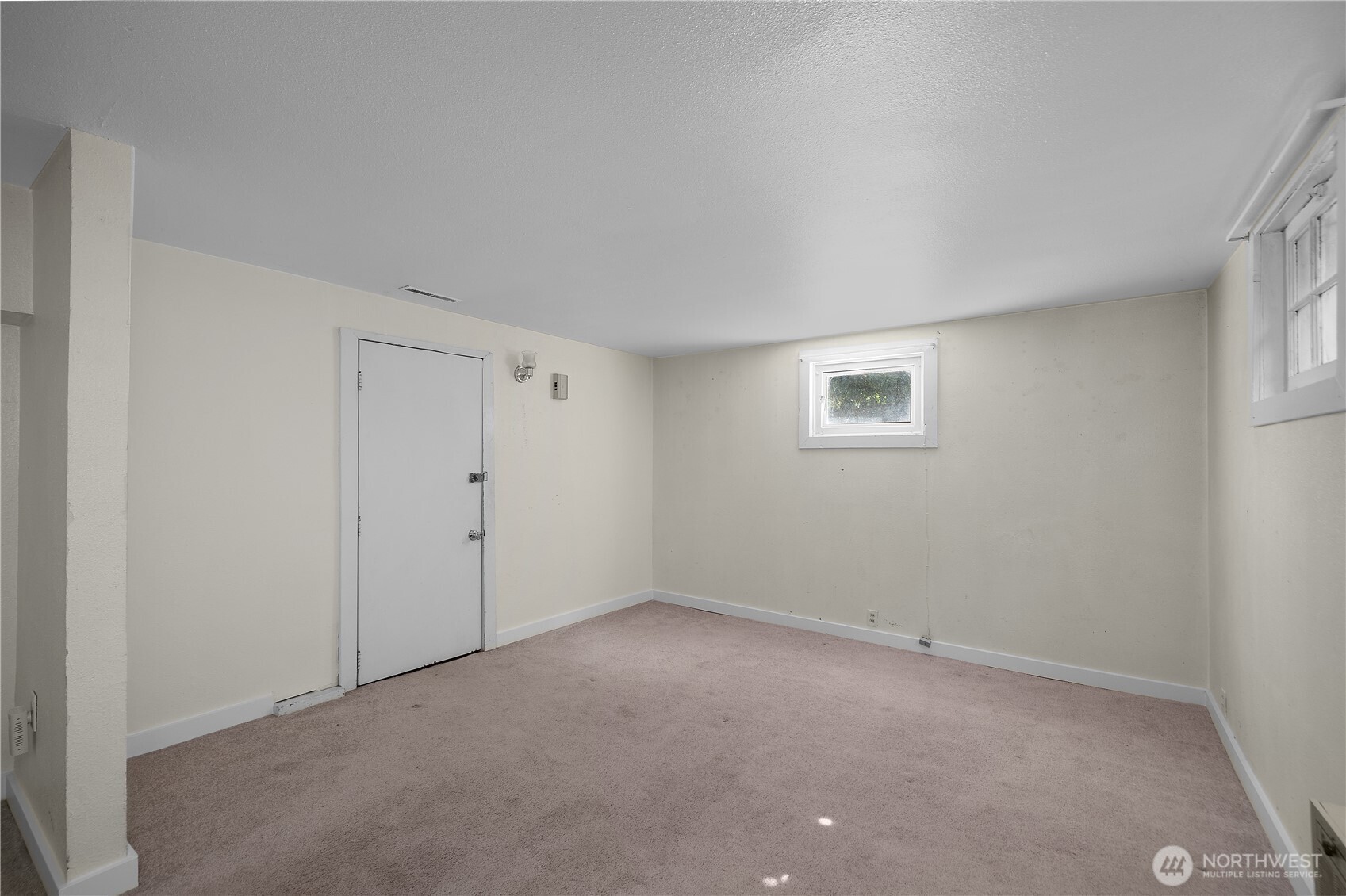 1612 Capitol Way Property Photo 19
