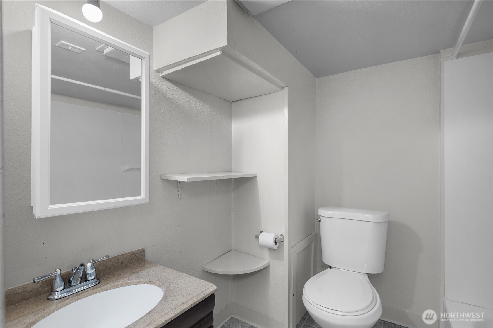 1612 Capitol Way Property Photo 23