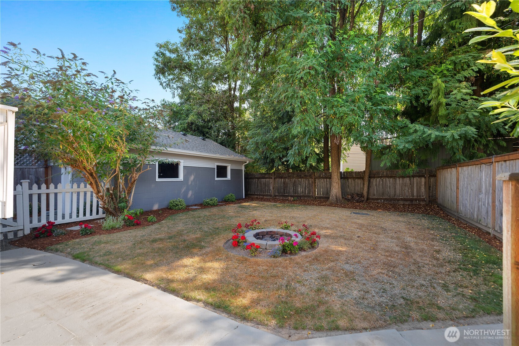 1612 Capitol Way Property Photo 28