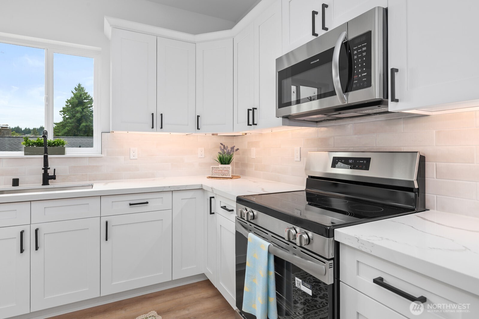 1122 Tecumseh Street Property Photo 4