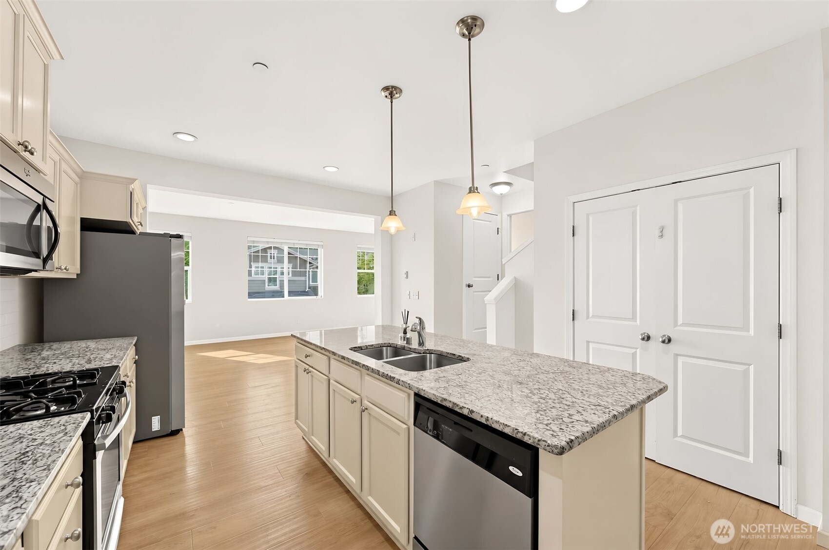 10715 Ross Road C Property Photo 7