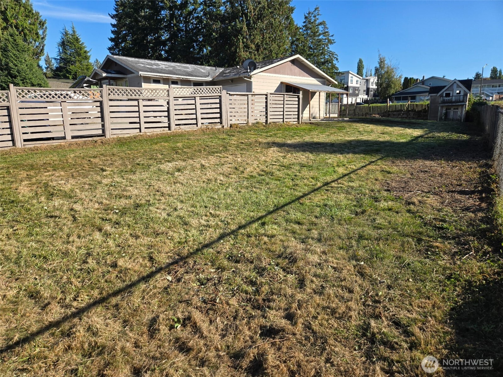 2000 E Highland Avenue Property Photo 16