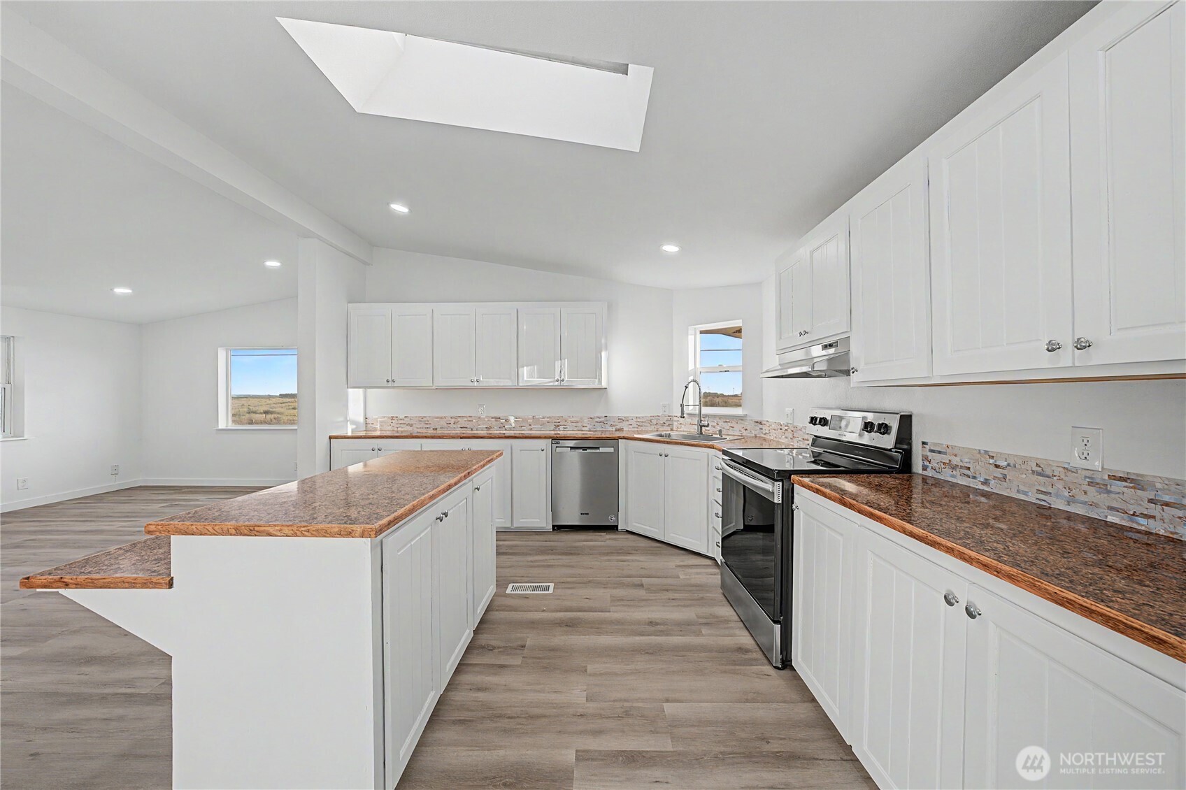 10124 Ne Rd 16 Property Photo 3