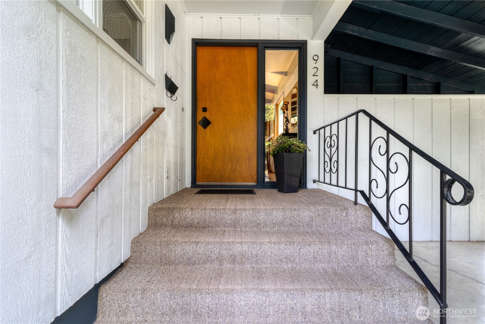 924 Bonnie Brae Street Property Photo 4