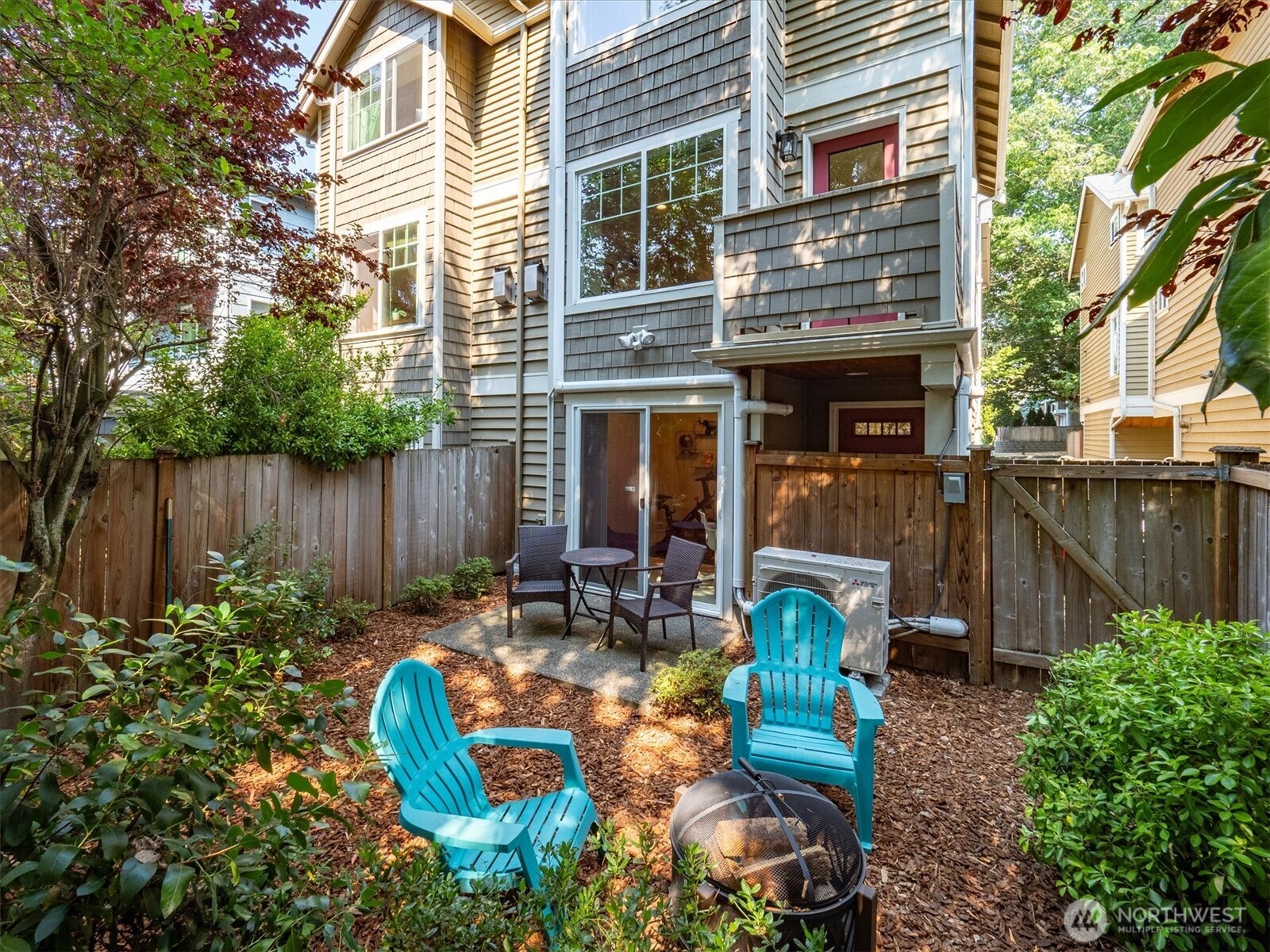 641 Nw Market Street A Property Photo 2