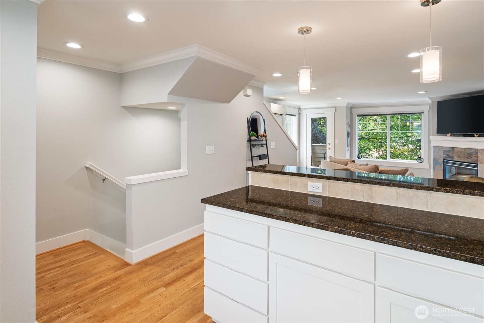 641 Nw Market Street A Property Photo 11
