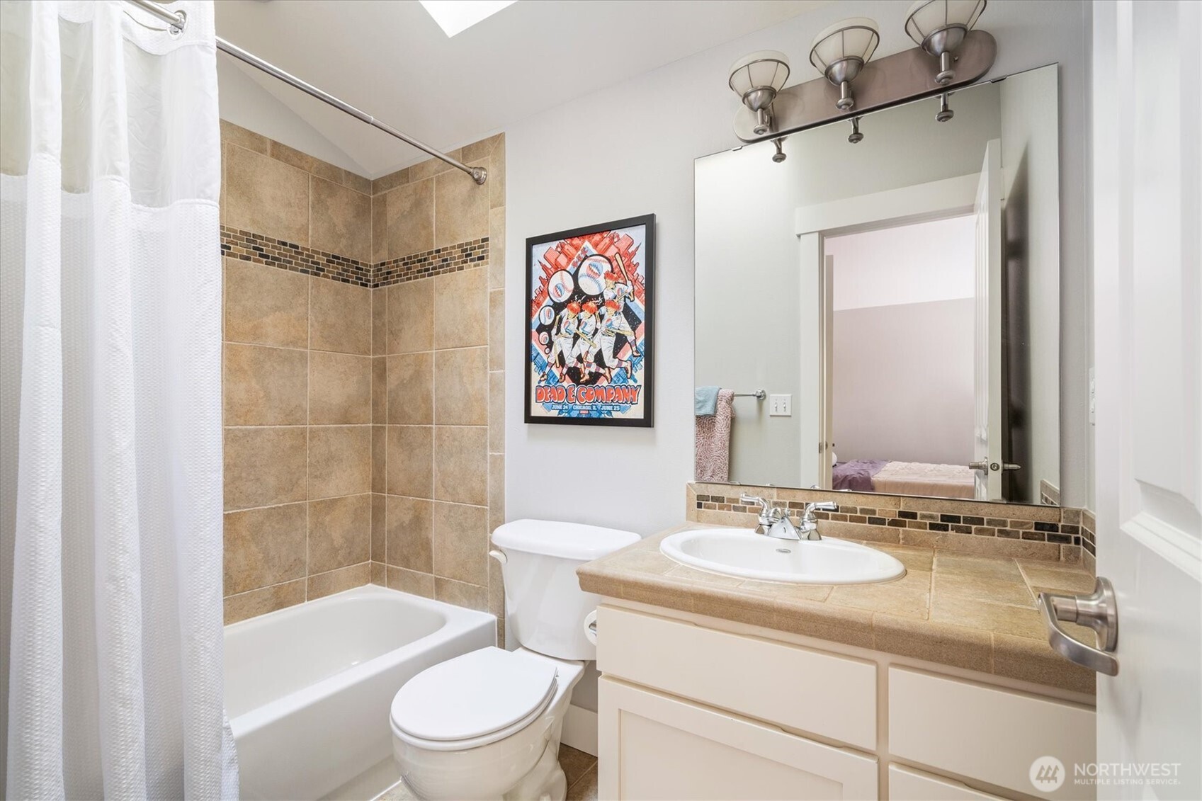 641 Nw Market Street A Property Photo 18