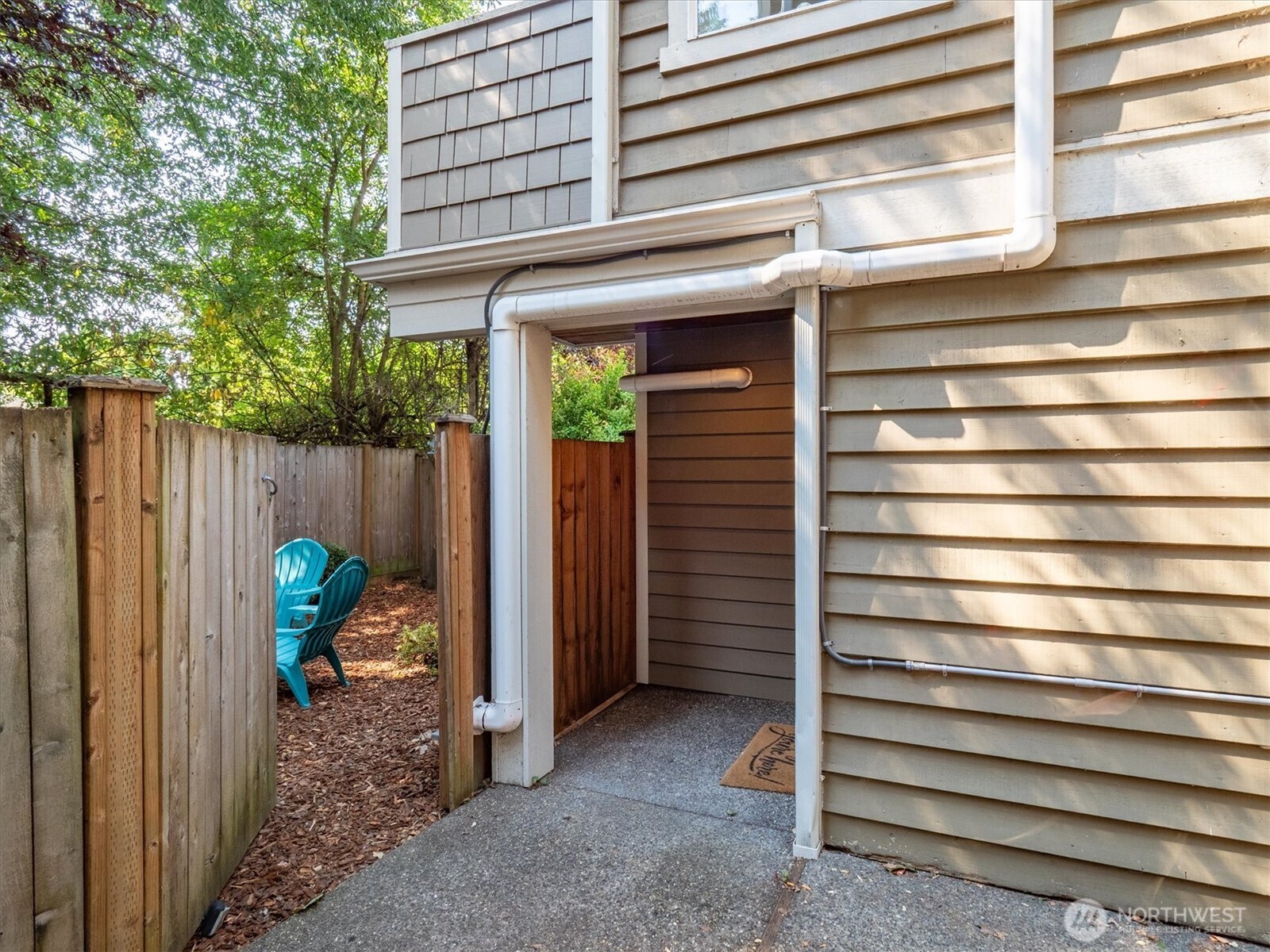 641 Nw Market Street A Property Photo 30