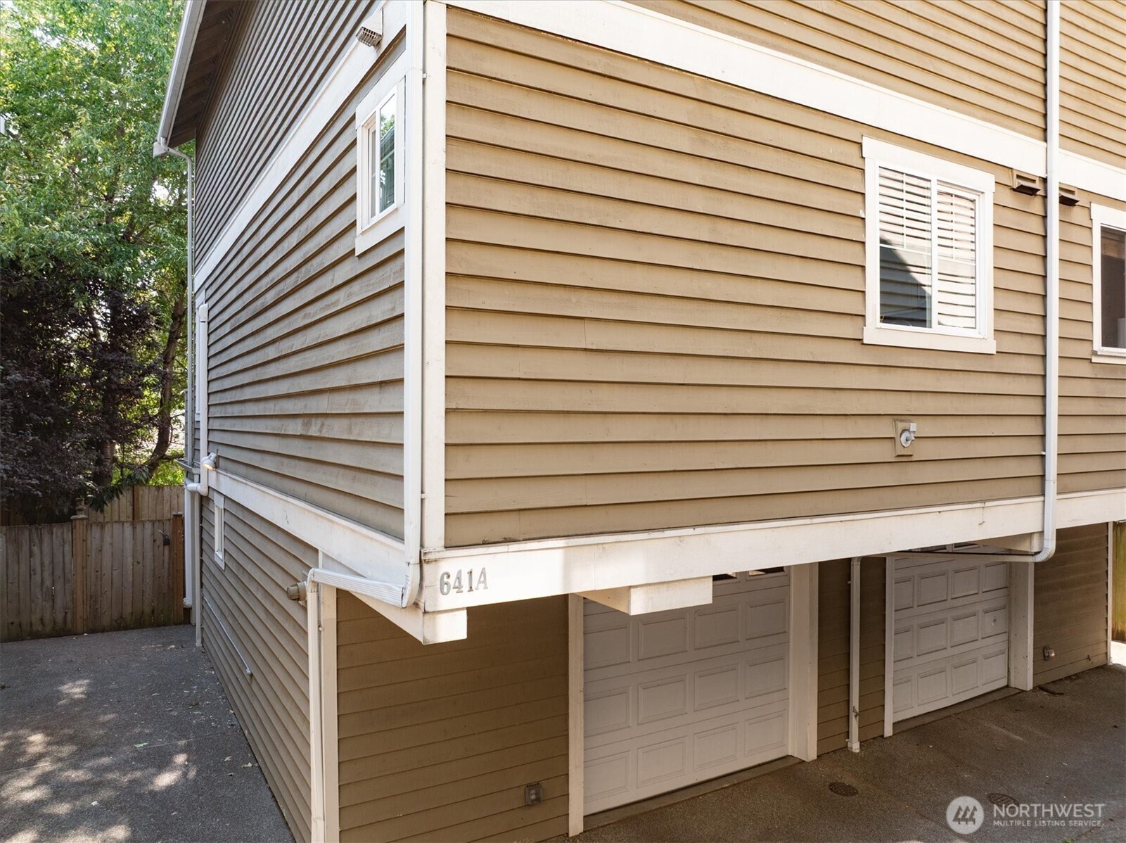 641 Nw Market Street A Property Photo 32
