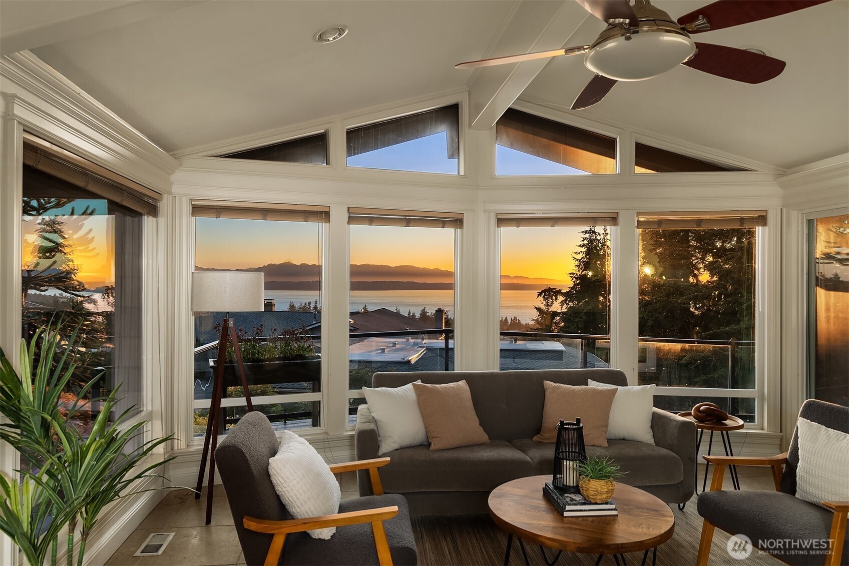310 Skyline Drive Property Photo 1