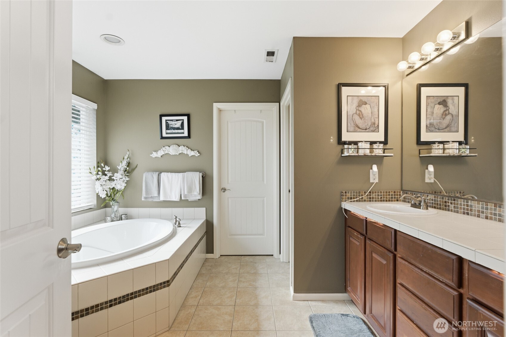 6424 43rd Street Property Photo 17
