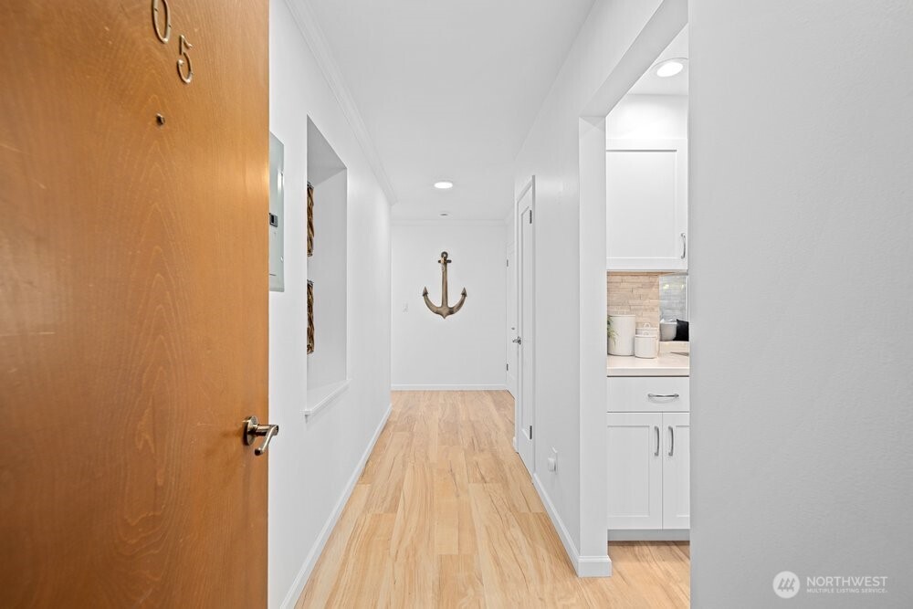 515 Lake Street 205 Property Photo 5