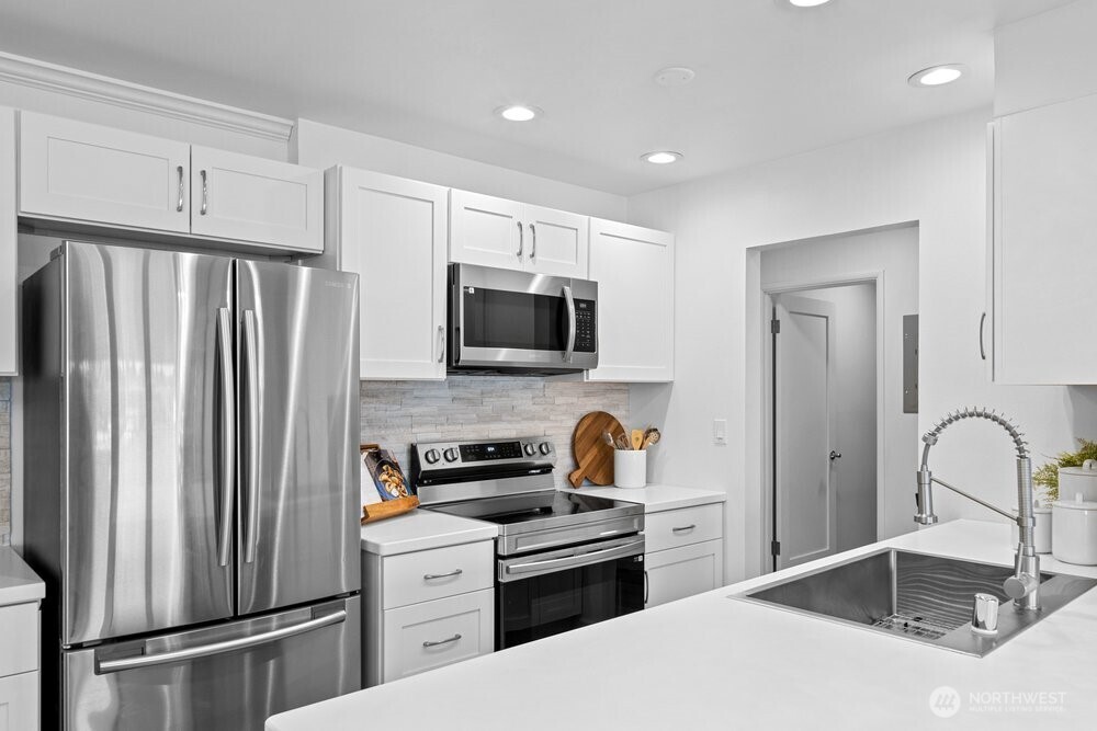 515 Lake Street 205 Property Photo 7