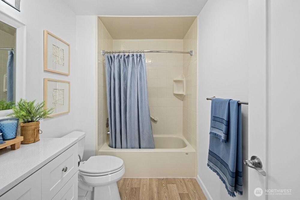 515 Lake Street 205 Property Photo 18