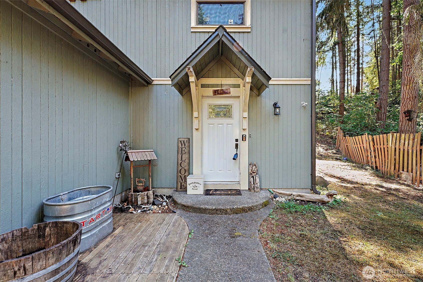 22329 Glenview Court Property Photo 2