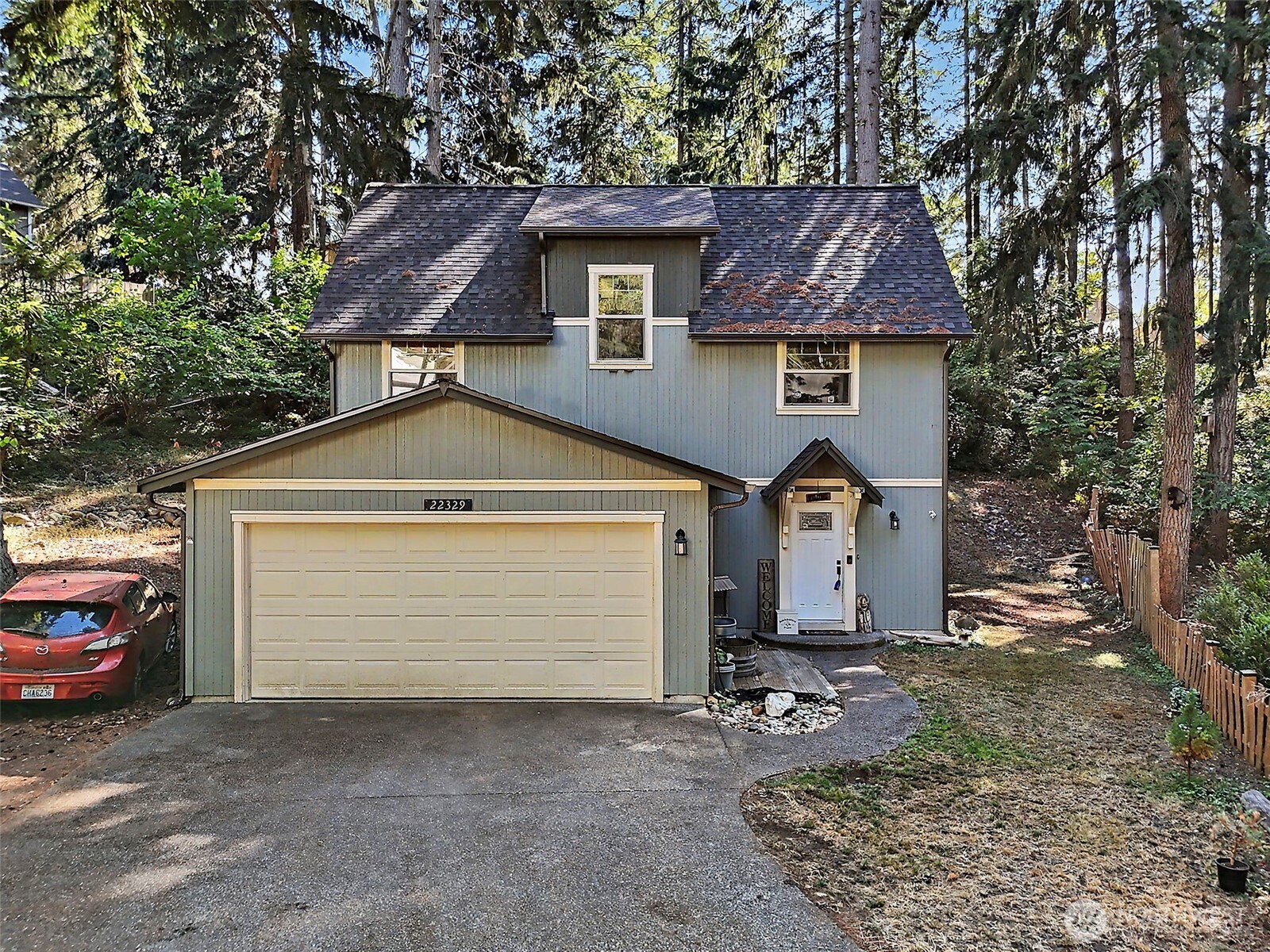 22329 Glenview Court Property Photo 3