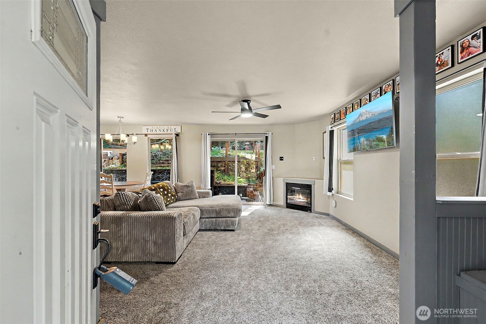 22329 Glenview Court Property Photo 4
