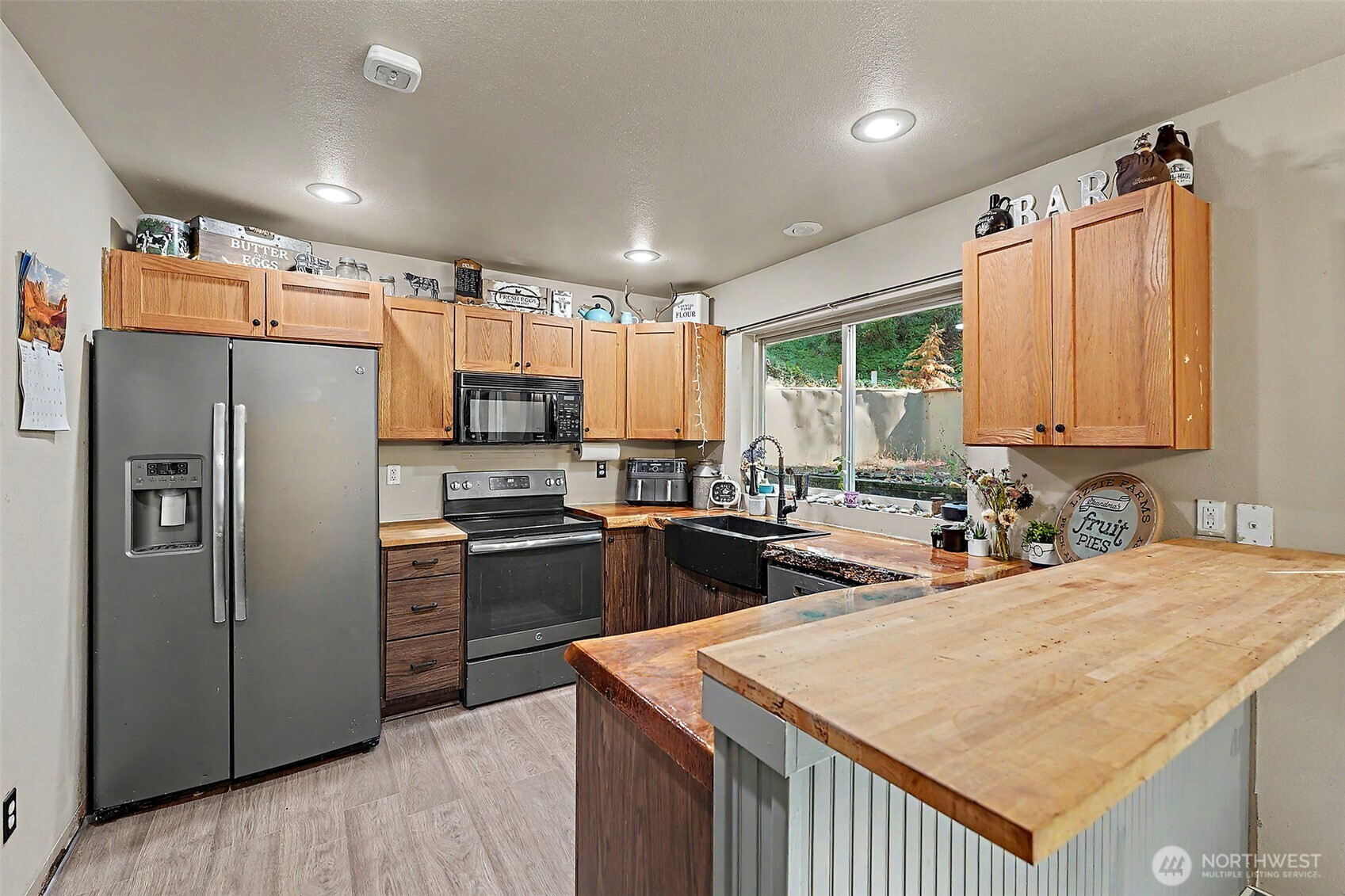 22329 Glenview Court Property Photo 11